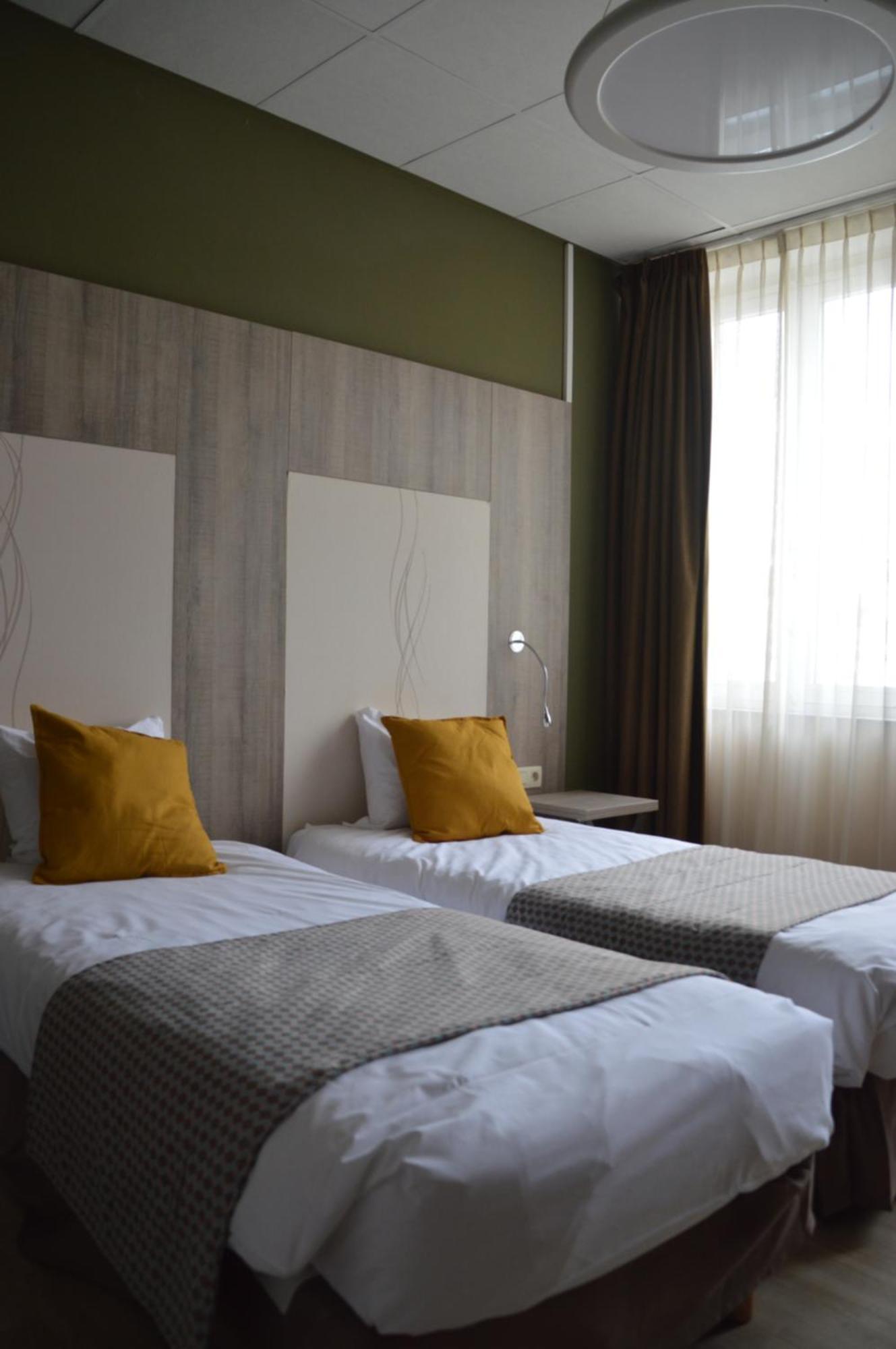 ליובן Hotel Mille Colonnes מראה חיצוני תמונה
