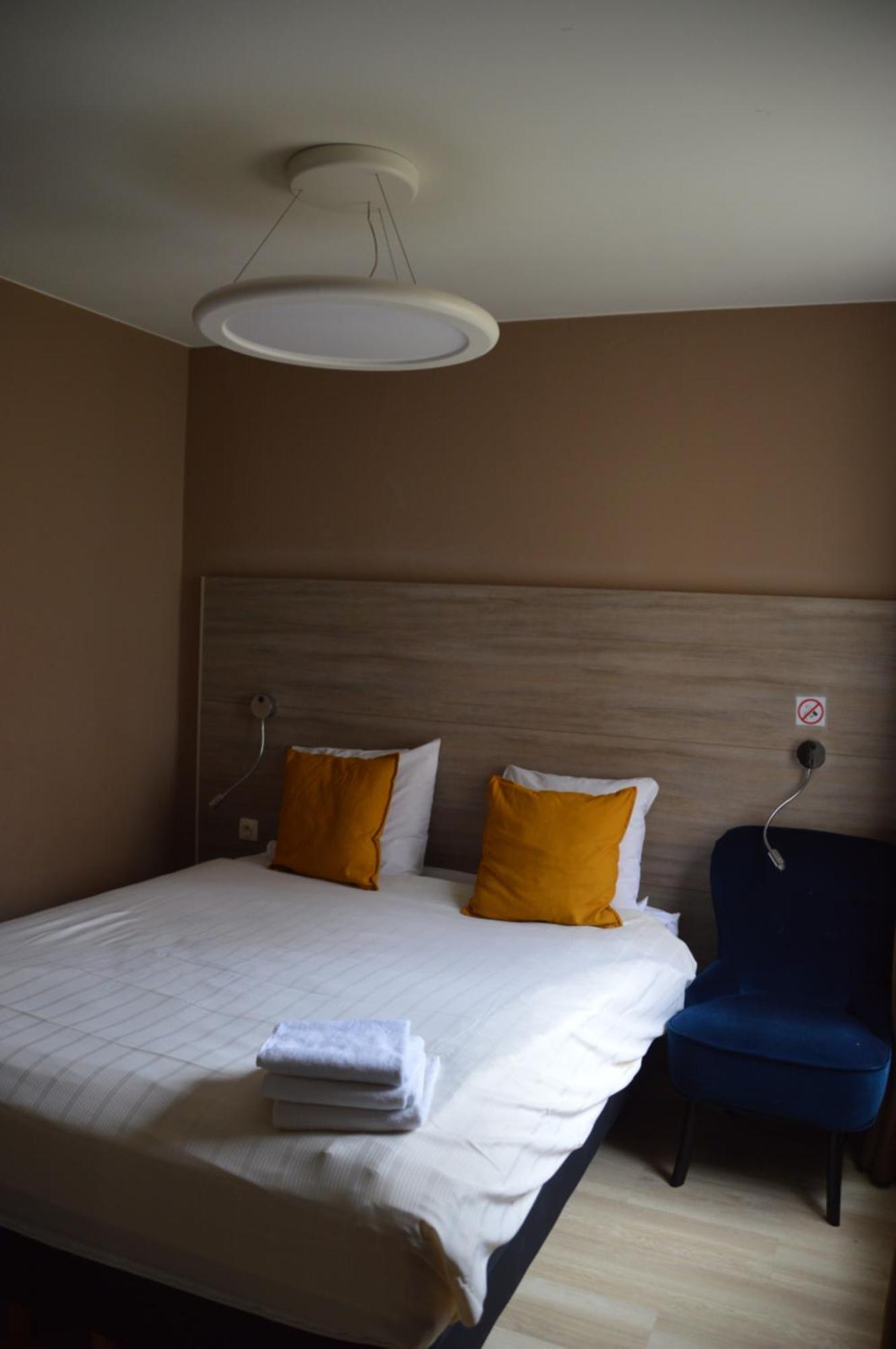 ליובן Hotel Mille Colonnes מראה חיצוני תמונה