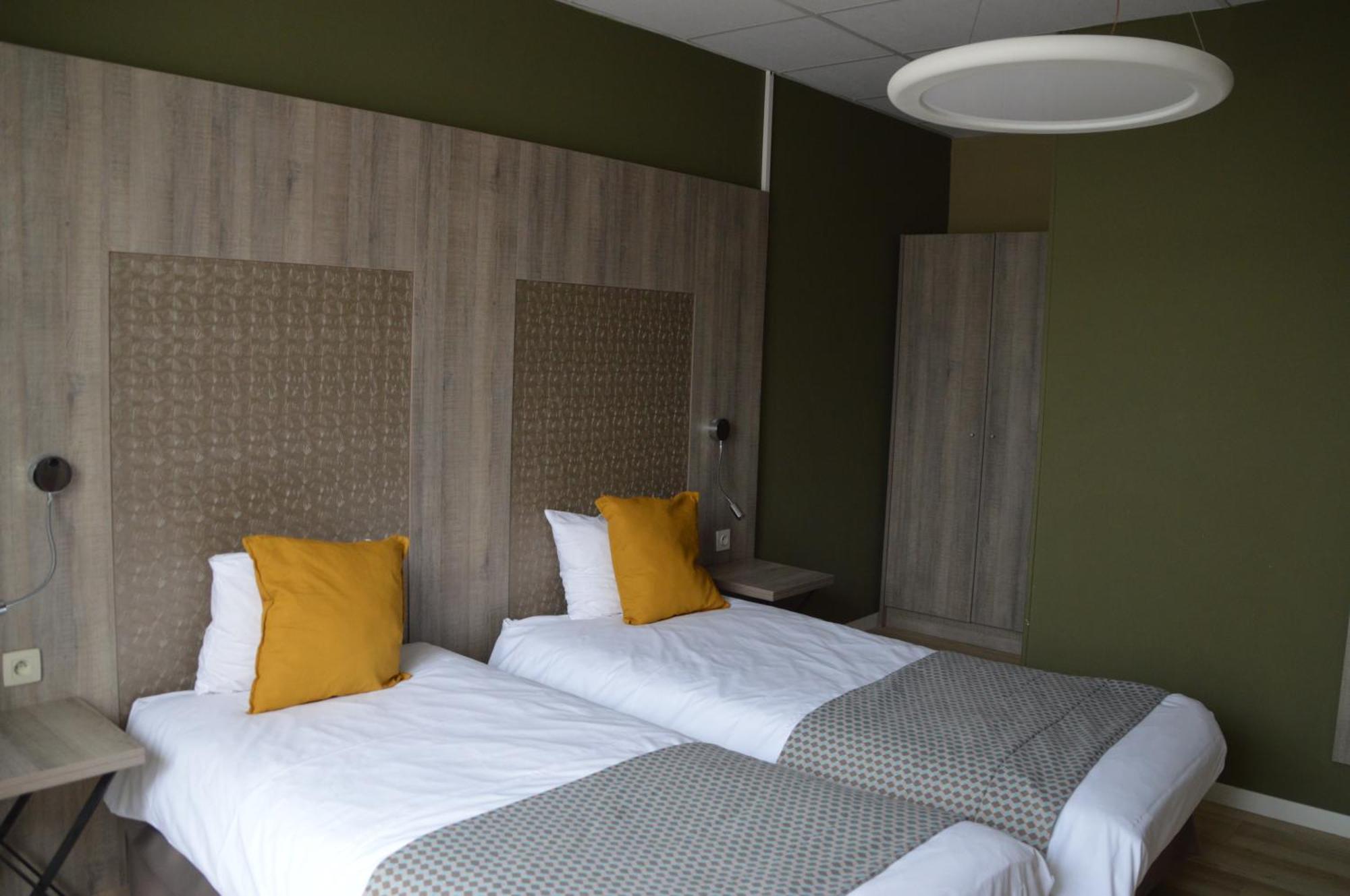 ליובן Hotel Mille Colonnes מראה חיצוני תמונה