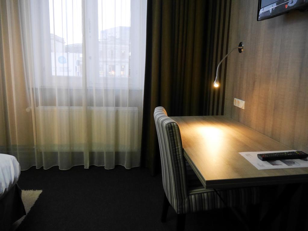 ליובן Hotel Mille Colonnes מראה חיצוני תמונה